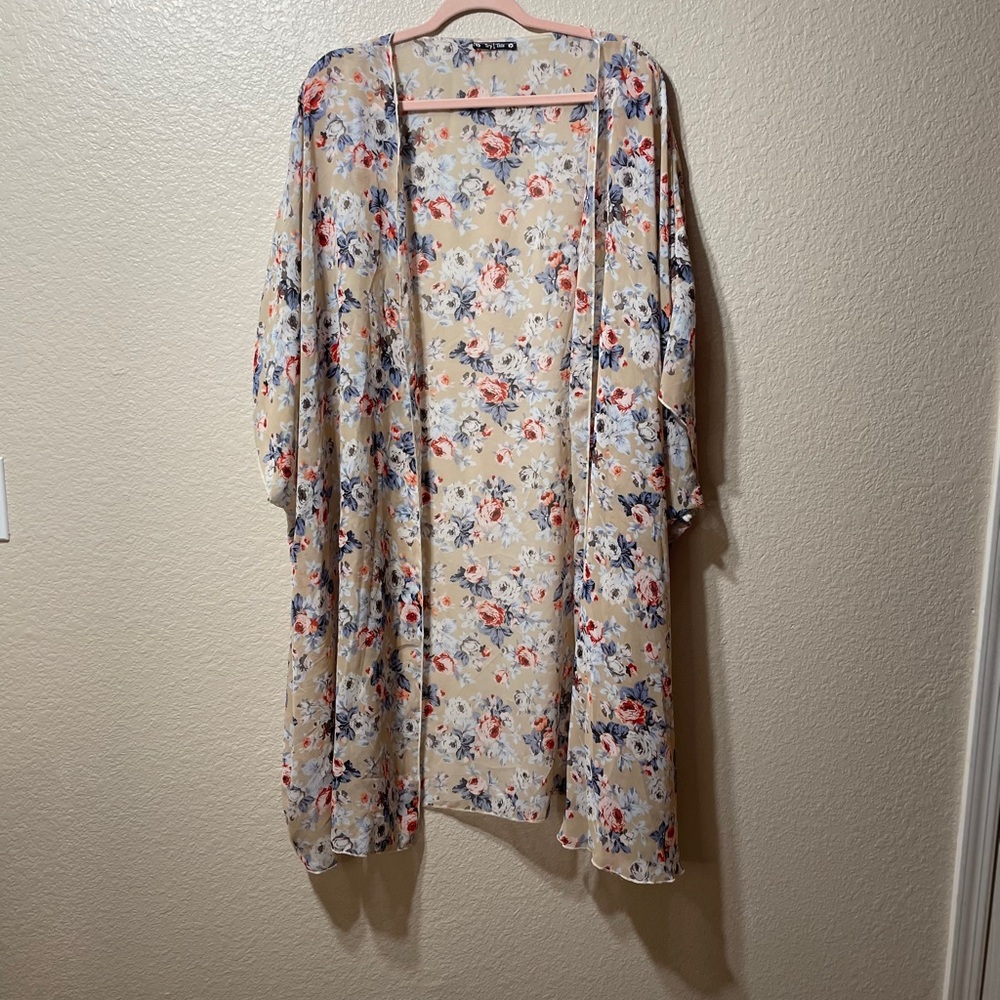 Long kimono. Duster. Neutral. Floral.